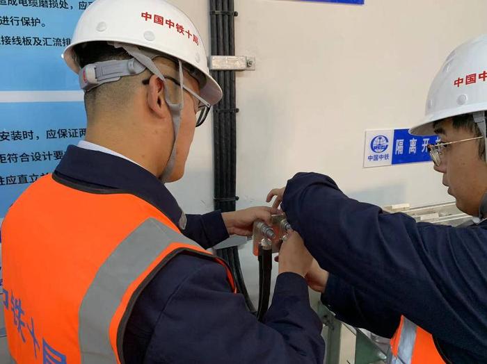 濟(jì)南地鐵3號(hào)線二期建設(shè)駛?cè)肟燔嚨?，全面開啟機(jī)電設(shè)備安裝新階段